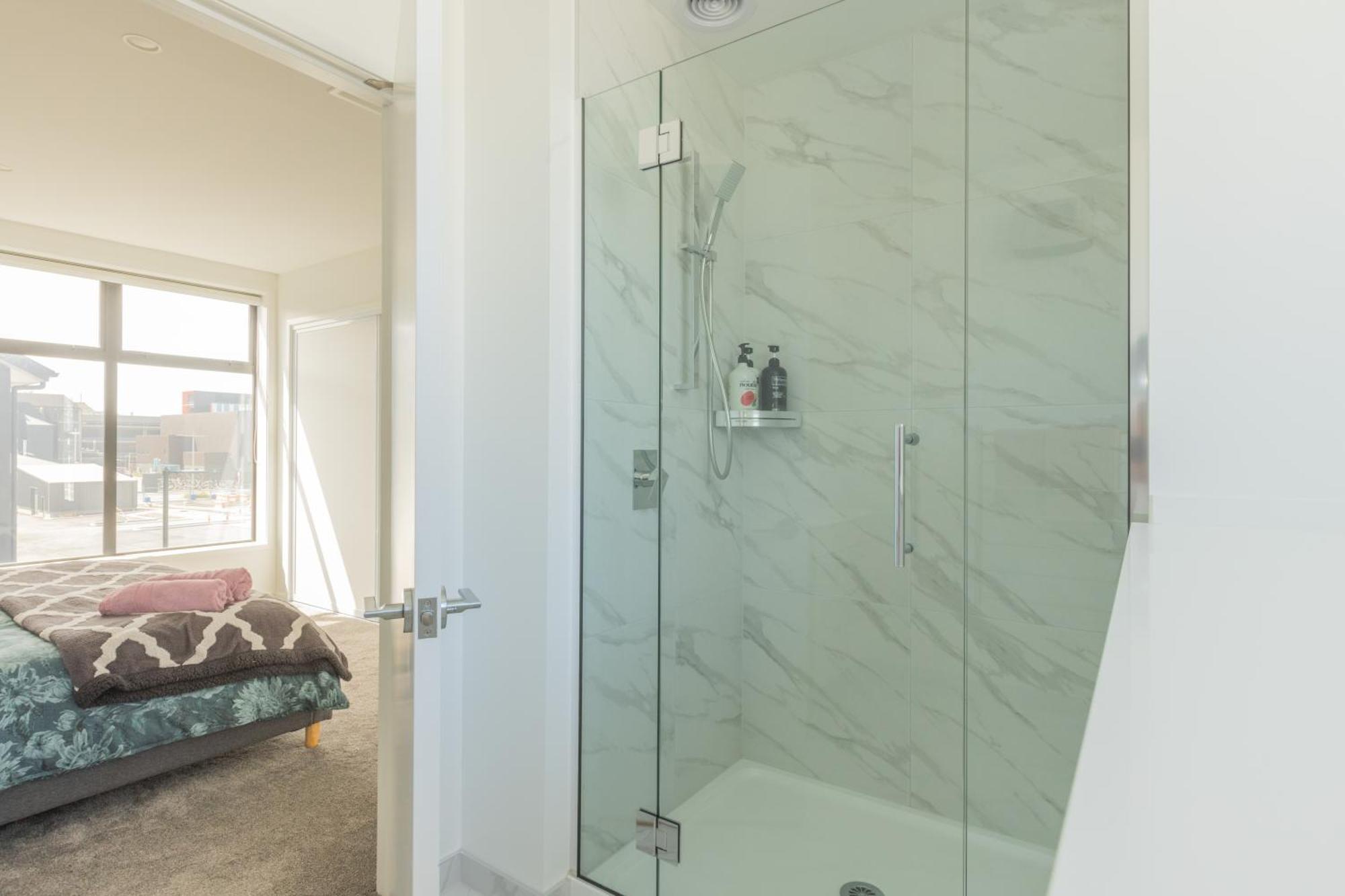 Luxury 2 Bedroom Townhouse By Hagley Park In Cbd クライストチャーチ エクステリア 写真