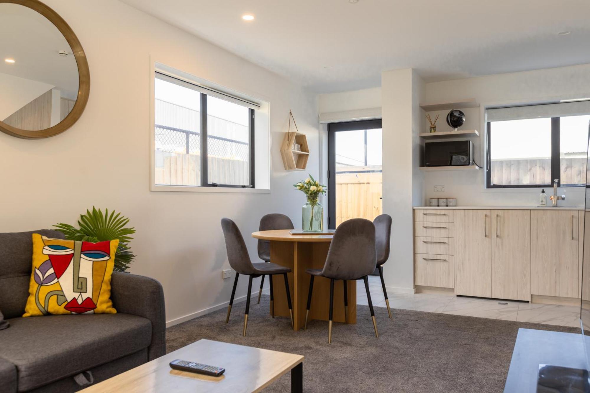 Luxury 2 Bedroom Townhouse By Hagley Park In Cbd クライストチャーチ エクステリア 写真