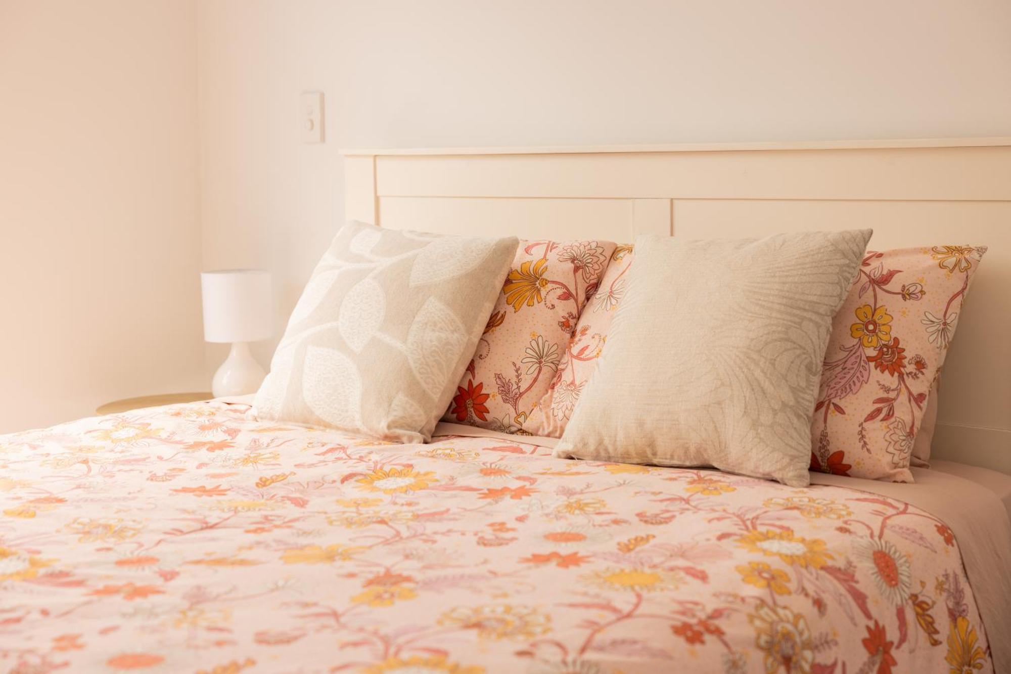 Luxury 2 Bedroom Townhouse By Hagley Park In Cbd クライストチャーチ エクステリア 写真