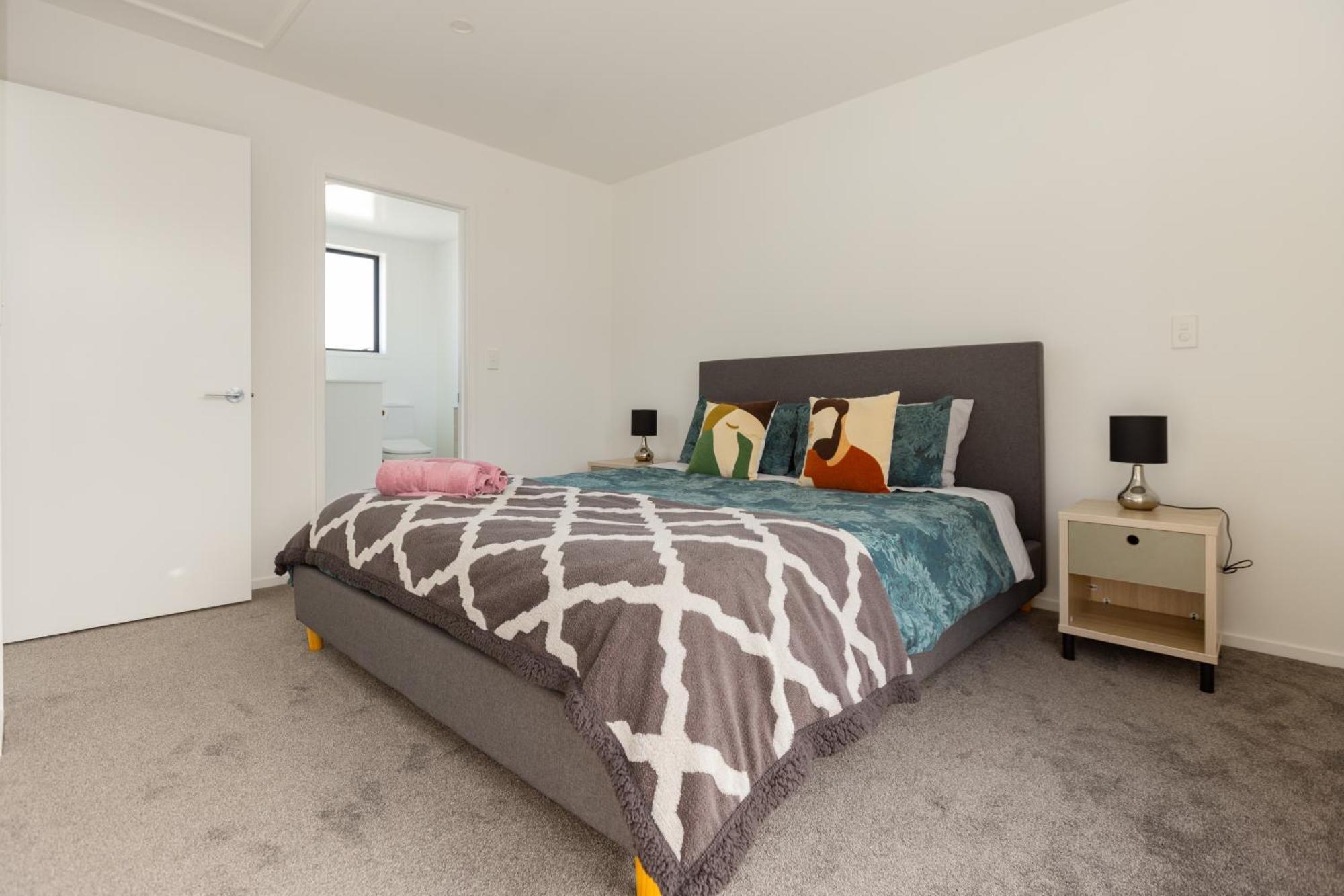 Luxury 2 Bedroom Townhouse By Hagley Park In Cbd クライストチャーチ エクステリア 写真