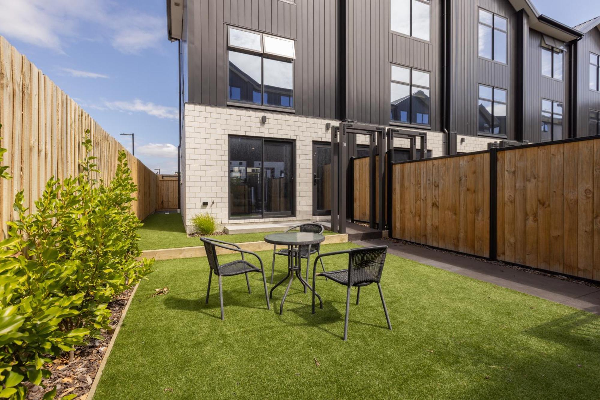 Luxury 2 Bedroom Townhouse By Hagley Park In Cbd クライストチャーチ エクステリア 写真